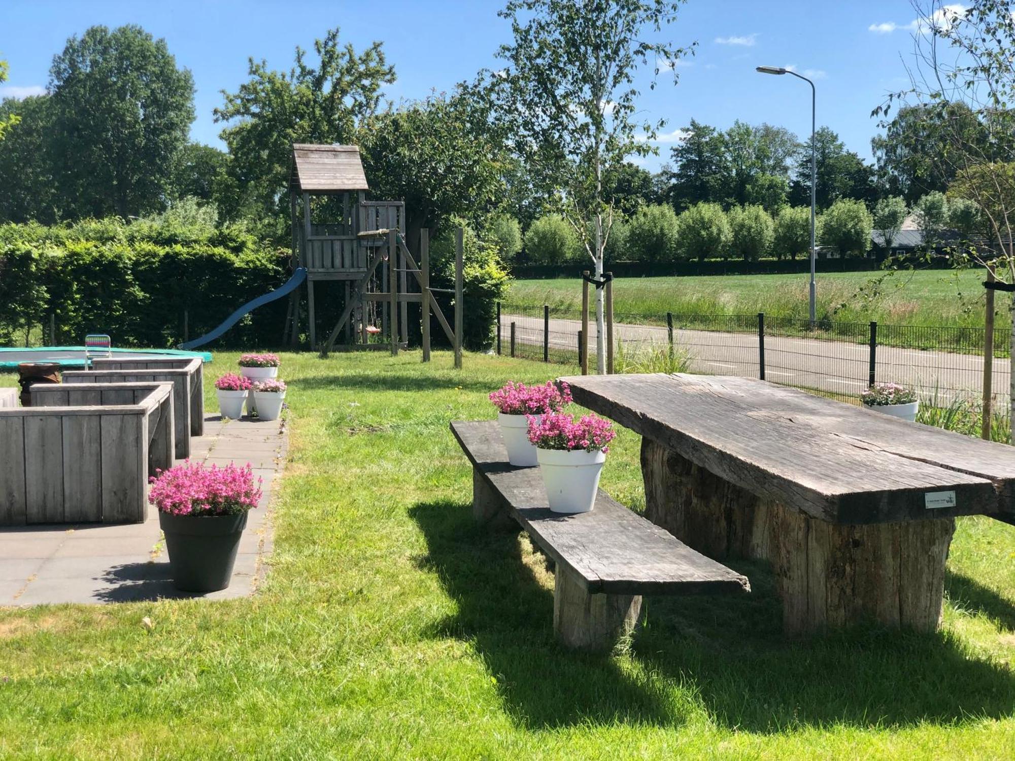 De Slaapfabriek Vakantiehuis En Trainingslocatie 투이그 외부 사진