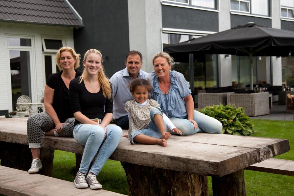 De Slaapfabriek Vakantiehuis En Trainingslocatie 투이그 외부 사진